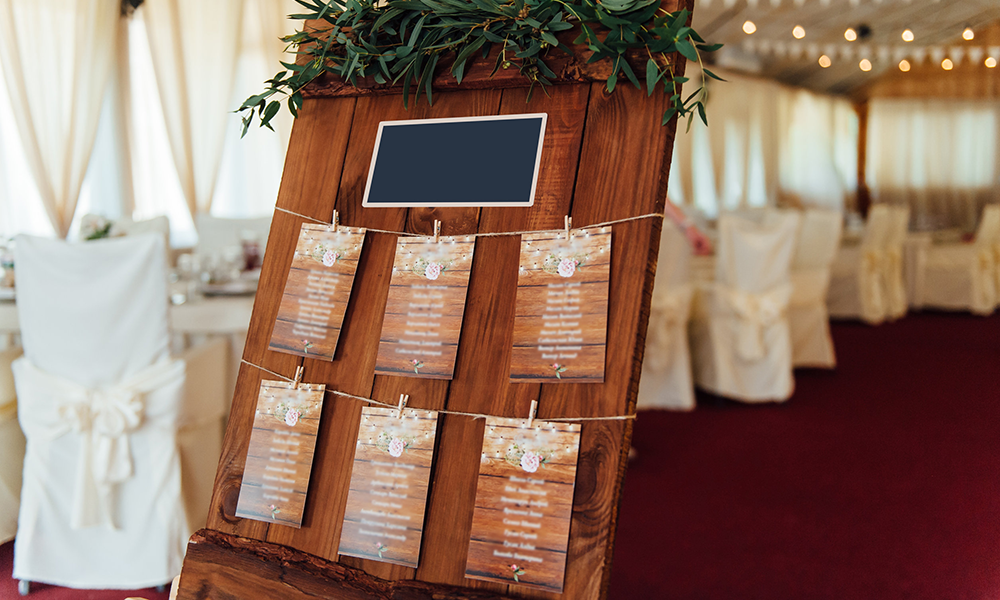 Organize the Guest List for Your Wedding