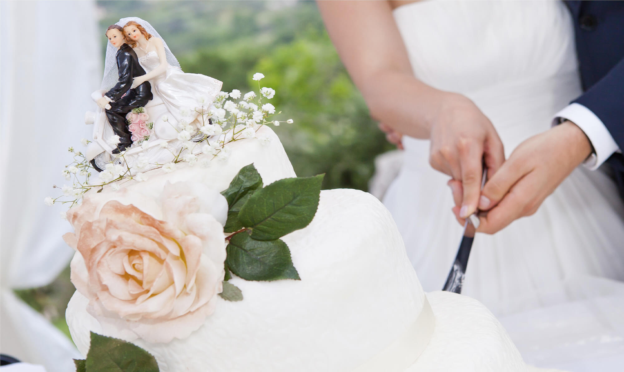 how to find a wedding planner